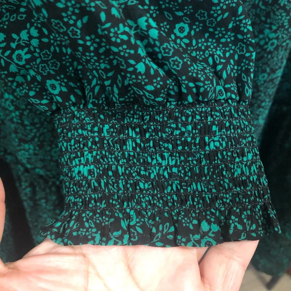 J.CREW N.W.T.‎ Size Large Color Green/Black Floral Print Mini Smocked Drop Waist